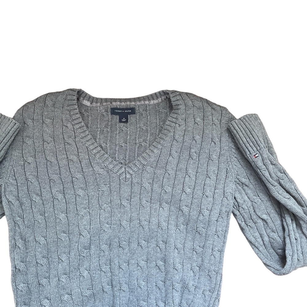 Tommy Hilfiger Women’s Classic Size M Cable V-neck Sweater Grey